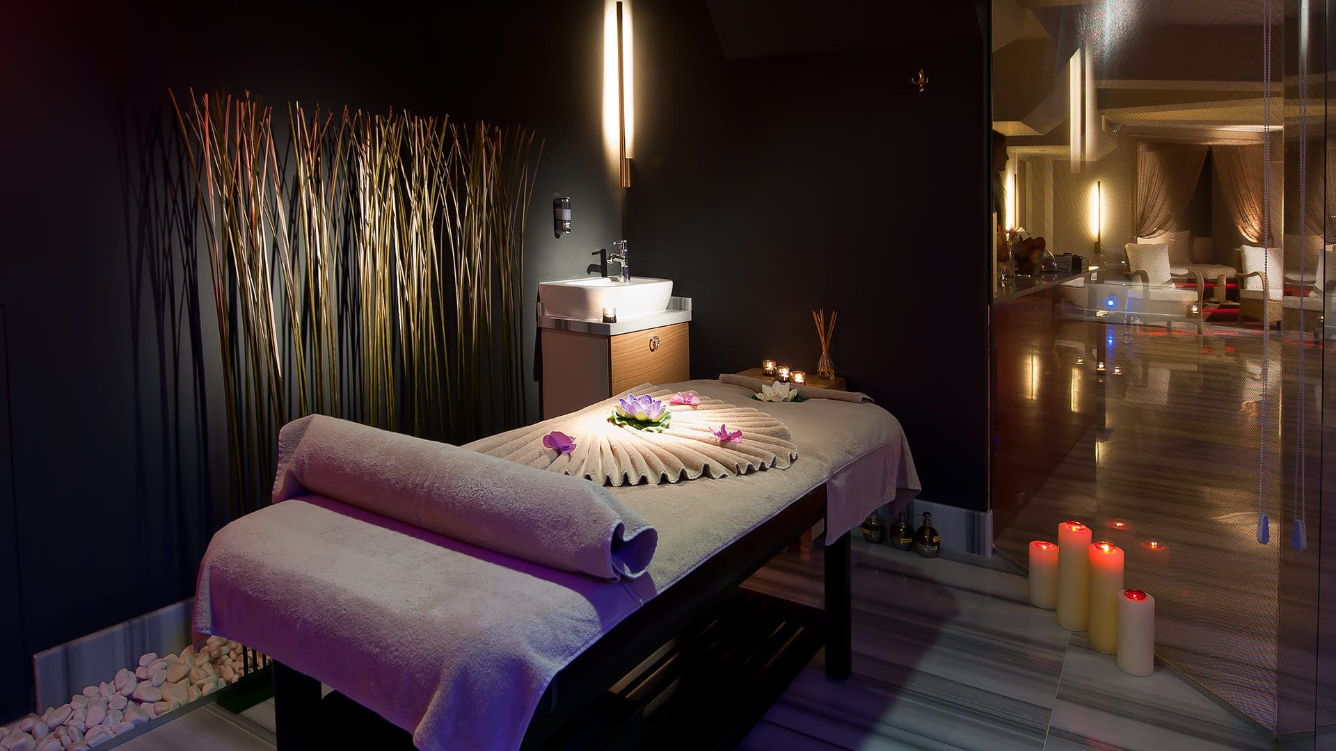 Masöz Selin Hakkında